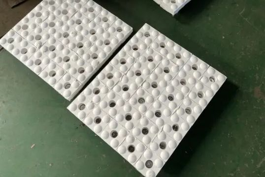 磁选机耐磨陶瓷好色先生苹果下载有什么特点？