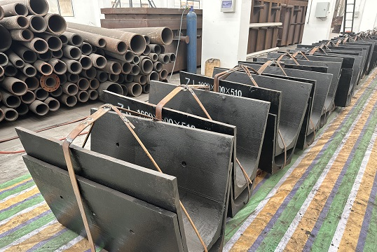 哪家厂家可按需定做锅炉煤斗稀土耐磨好色先生苹果下载？